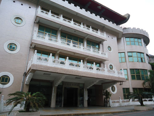 文化大學的巡禮 二年八班的天空 痞客邦