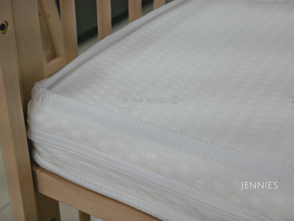 ismart櫸木嬰兒床,聰明媽咪,嬰兒床推薦,床邊床推薦,床邊床,多功能嬰兒床,嬰兒床,ismart,新生兒睡床P1200085.jpg ismart櫸木嬰兒床,聰明媽咪,嬰兒床推薦,床邊床推薦,床邊床,多功能嬰兒床,嬰兒床,ismart,新生兒睡床P1200085.jpg