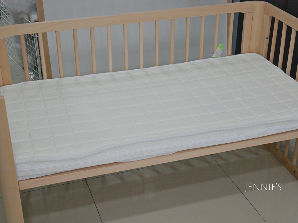 ismart櫸木嬰兒床,聰明媽咪,嬰兒床推薦,床邊床推薦,床邊床,多功能嬰兒床,嬰兒床,ismart,新生兒睡床P1200072.jpg ismart櫸木嬰兒床,聰明媽咪,嬰兒床推薦,床邊床推薦,床邊床,多功能嬰兒床,嬰兒床,ismart,新生兒睡床P1200072.jpg