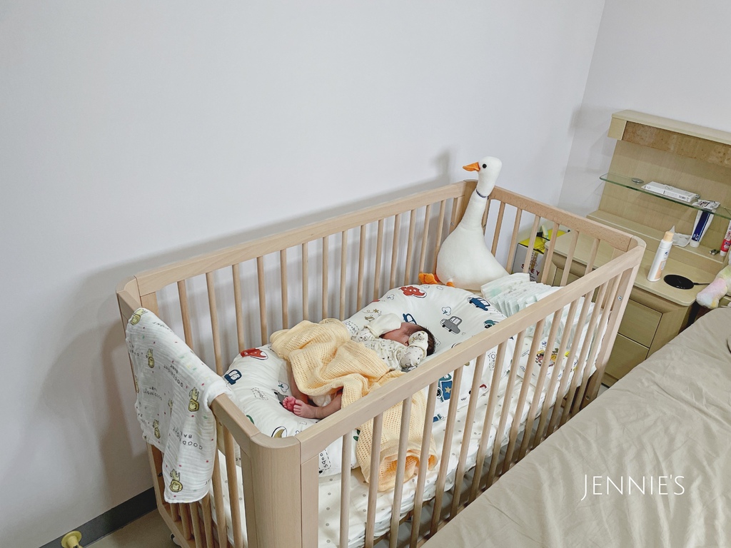 ismart櫸木嬰兒床,聰明媽咪,嬰兒床推薦,床邊床推薦,床邊床,多功能嬰兒床,嬰兒床,ismart,新生兒睡床IMG_9557.jpg ismart櫸木嬰兒床,聰明媽咪,嬰兒床推薦,床邊床推薦,床邊床,多功能嬰兒床,嬰兒床,ismart,新生兒睡床IMG_9557.jpg