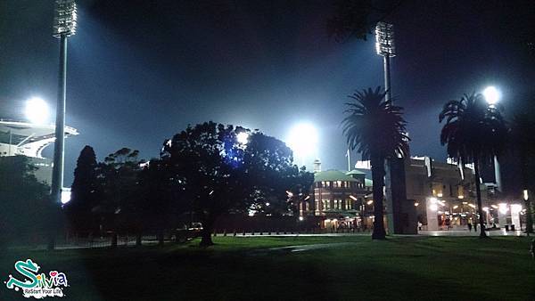 Sydney Cricket ground at night