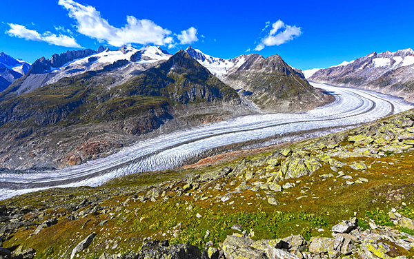 瑞士冰川奇景蜿蜒如龙气势恢宏.png