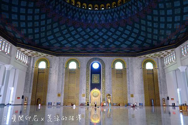 Sultan Qaboos Grand Mosque