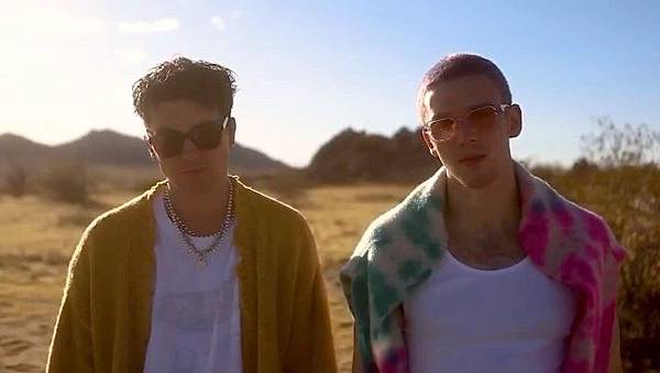 Lauv lany mean it.jpg Lauv lany mean it.jpg