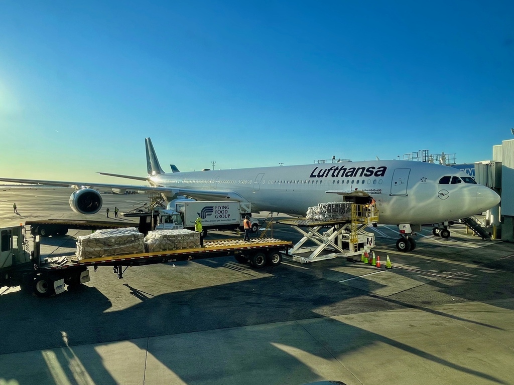 [分享] 漢莎航空 LH410 MUC-JFK A340-600經濟艙