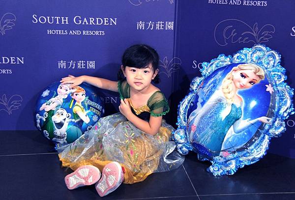 2019 10-12月每週五六日冰雪奇緣_190923_0004