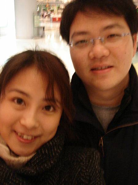 想要合照，只能自拍:p