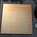 070 Fishing at Singapore River說明.JPG