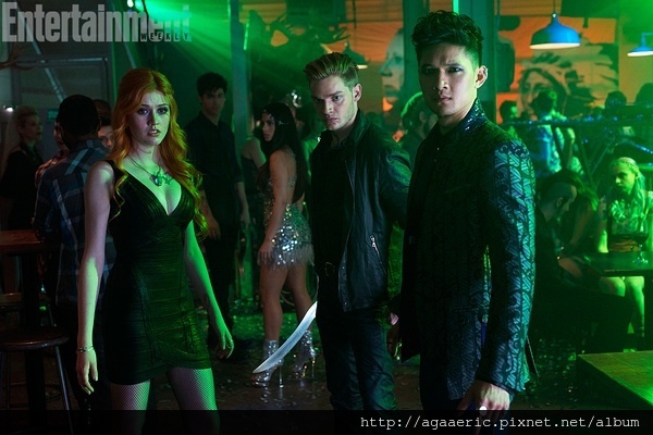 SHADOWHUNTERS-2.jpg