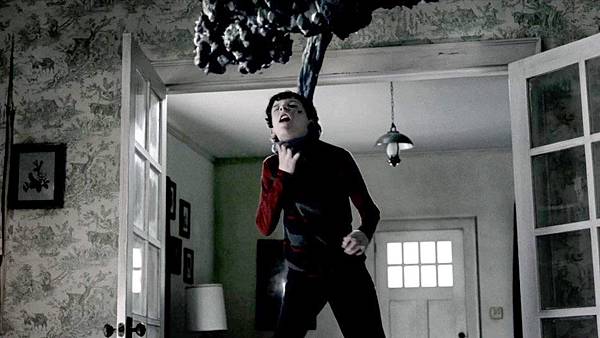 美劇 呼呼看驅魔浪人outcast 追求平凡中一點一滴幸福的炫窩呼呼兒