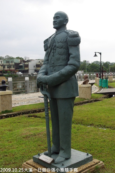 穿軍裝比較帥氣