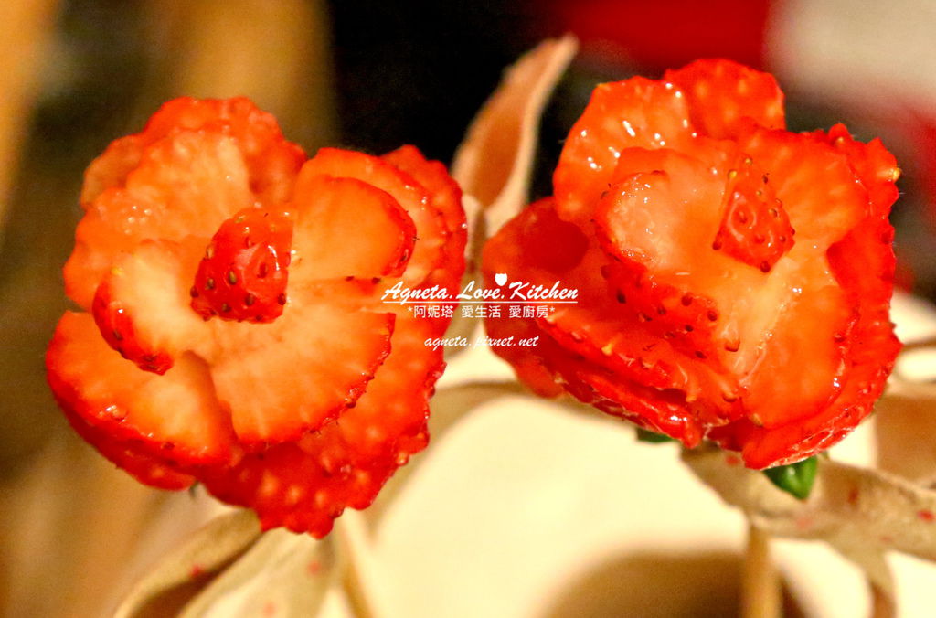 strawberry flower.jpg