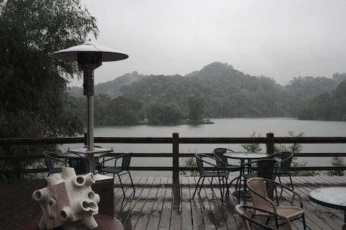 雨中的沙湖壢藝術村