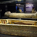 大英博物館藏埃及木乃伊-第二區-來自底比斯的已婚婦女奈絲塔沃婕特-外棺-002.jpg