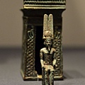 大英博物館藏埃及木乃伊-第三區-神龕造型護身符.jpg