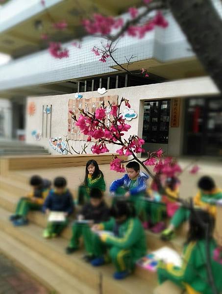 104-309第一次校園寫生_521.jpg 104-309第一次校園寫生_521.jpg