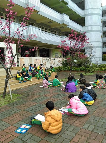 104-309第一次校園寫生_667.jpg 104-309第一次校園寫生_667.jpg