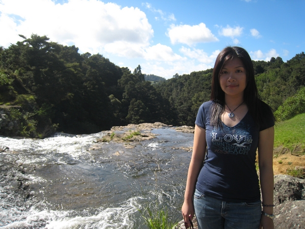 Whangarei Falls 上游溪流