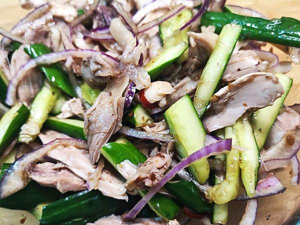 [食譜] 涼拌手撕雞腿