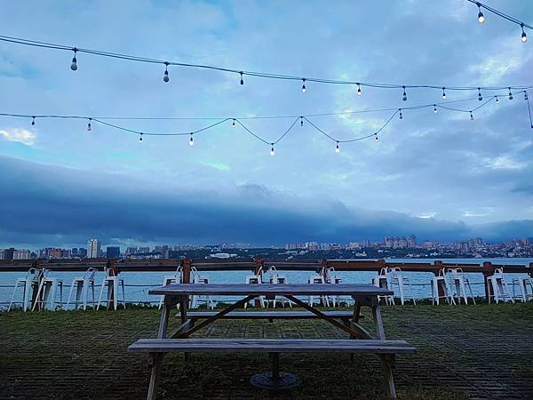 [食記] 新北市八里左岸公園後山的野菇屋