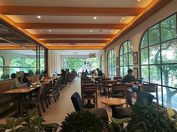 [食記] 體驗越南星巴克Highlands Coffee