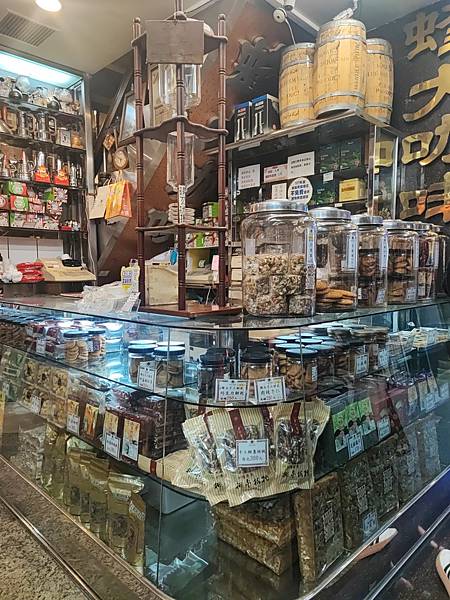 [食記] 西門町走過一甲子的超人氣蜂大咖啡