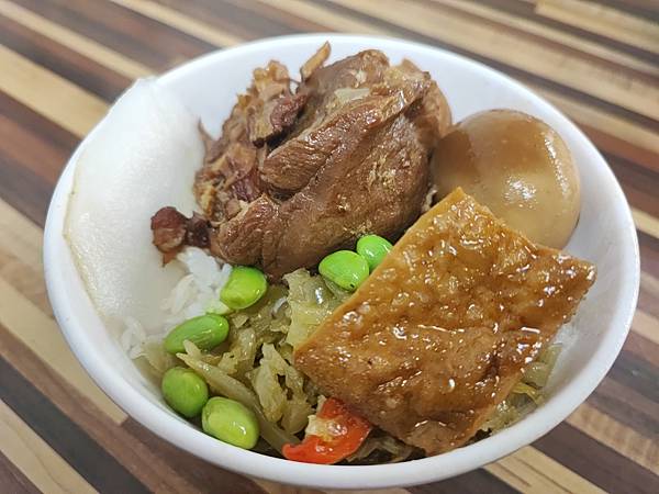 [食記] 三重溪尾街33年知高飯