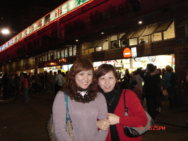 In front of 士林night market