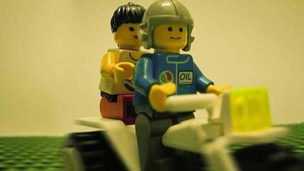 Lego Romance 03 motion blur.jpg