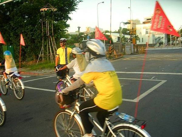 今早, 小朋友給我更多親切的笑容 !