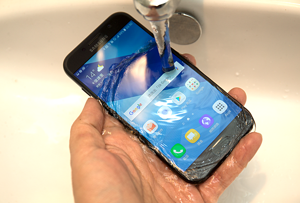 防水強!自拍美!Samsung Galaxy A5/A7 (2017) 測評分享 @3C 達人廖阿輝 2017-01-27 03_58_58-BO0R1894.CR2 @ 45.5% (RGB_8_) _