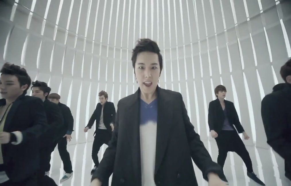 Super Junior 슈퍼주니어_Mr.Simple_MUSICVIDEO_(720p)[22-20-34].JPG