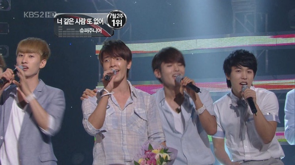 100709.KBS2.MusicBank.SuperJunior_NO.1[DDH][16-49-45].jpg