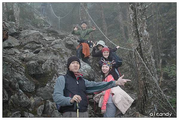 塔關山-大家都很愛爬山.JPG