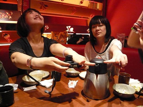 大家都在做自己的事