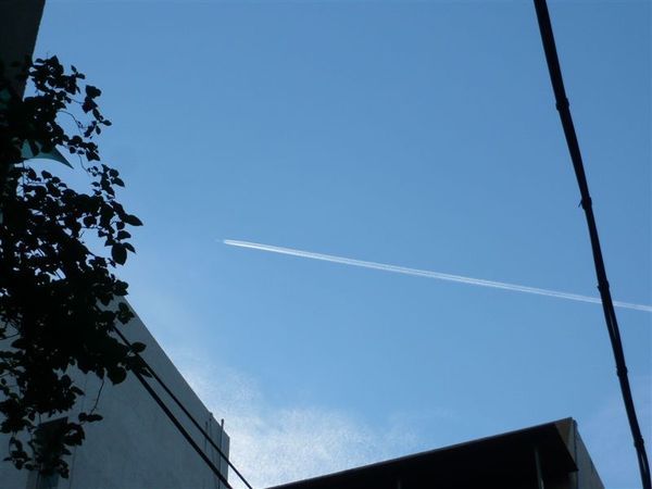 看阿飛機雲