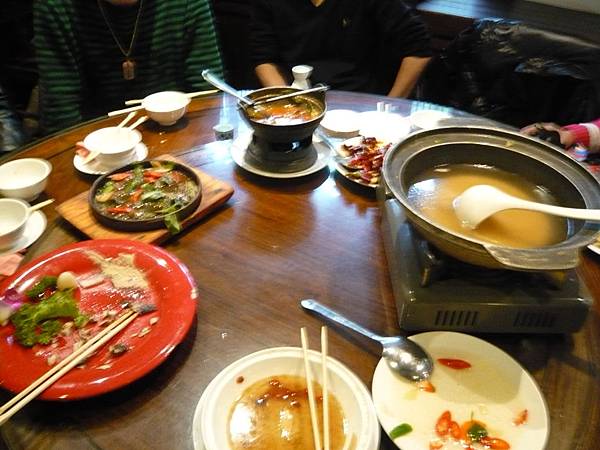 因為餓了，只專注吃飯忘了照相啦!