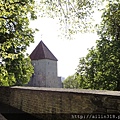 塔身為方形的處女塔 是中世紀時囚禁流娼的監獄