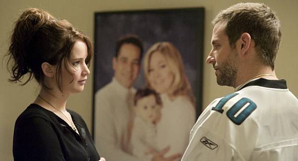 Silver-Linings-Playbook-Bradley-Cooper-Jennifer-Lawrence