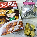 煎豆腐還有今天買的麥片盒子很Q.JPG