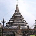 Wat Luang, 哇鑾寺, 帕府最老的寺廟, 有清盛時代的佛塔, 供奉緬甸帶來的佛經文物