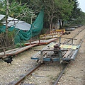 火車總站, 坐這個火車非常刺激, 但以後柬埔寨政府要重修鐵路, 竹子火車可能會消失