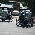 想不到機車可以當貨卡使用