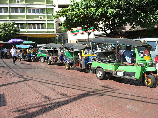 Tuk-Tuk, 嘟嘟計乘車, 曼谷市區的主要交通工具之一