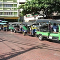 Tuk-Tuk, 嘟嘟計乘車, 曼谷市區的主要交通工具之一