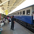 彭世洛火車站, 正要出發往南到猴城華富里(Lopburi)