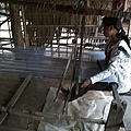 Prey Chung Kran Weaving Village, 絲織的村落, 現在已無法與機器競爭, 所以沒落了