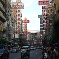 Yaowarat Road, 耀華力路, 在中國城內, 這條街都是在買賣金的, 可見華僑有多有錢