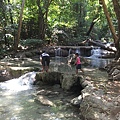 非常有名的國家公園Erawan National Park, 此為第一層瀑布Lai Kuen Rung