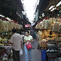 中國城內的小巷, 有很多賣這種黃色乾貨的商店